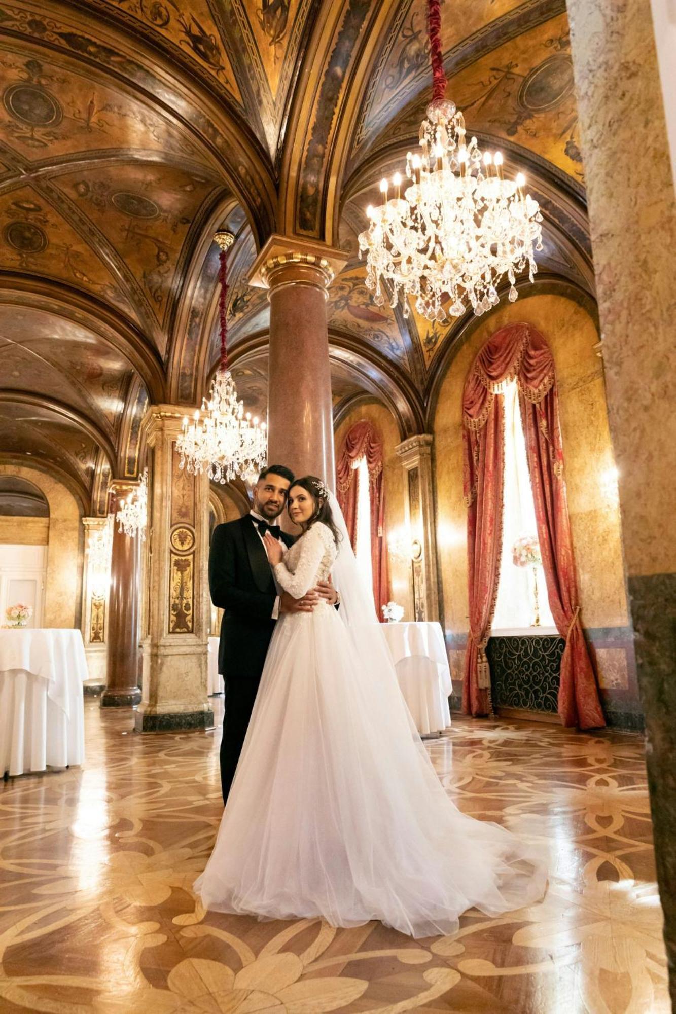 Hotel Imperial, A Luxury Collection Hotel, Vienna Exterior photo Wedding at the National Theatre